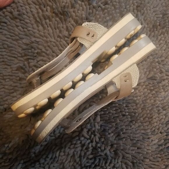 Women's  sandals white and silver well worn - Picture 7 of 10